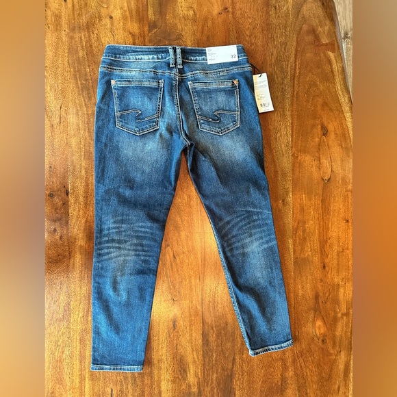 NWT Silver Jeans Suki Skinny Mid Rise Curvy Jeans - Picture 3 of 5